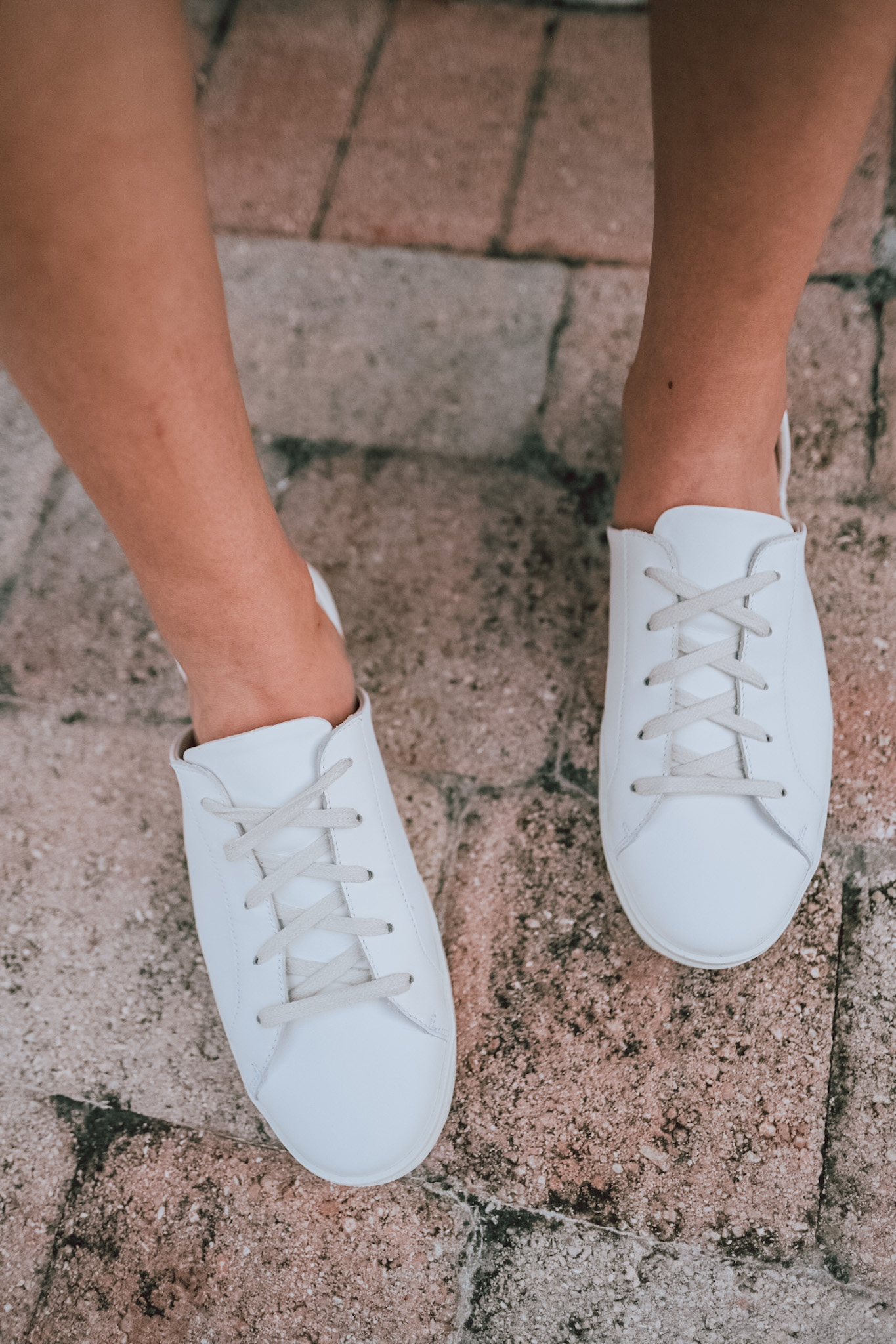 white sneakers cleaning tips how to clean shoes