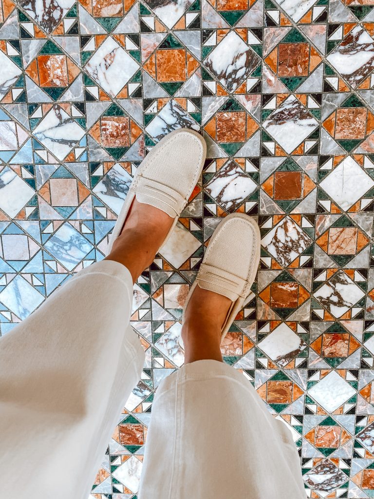 Best walking shoes for traveling Best walking shoes for traveling